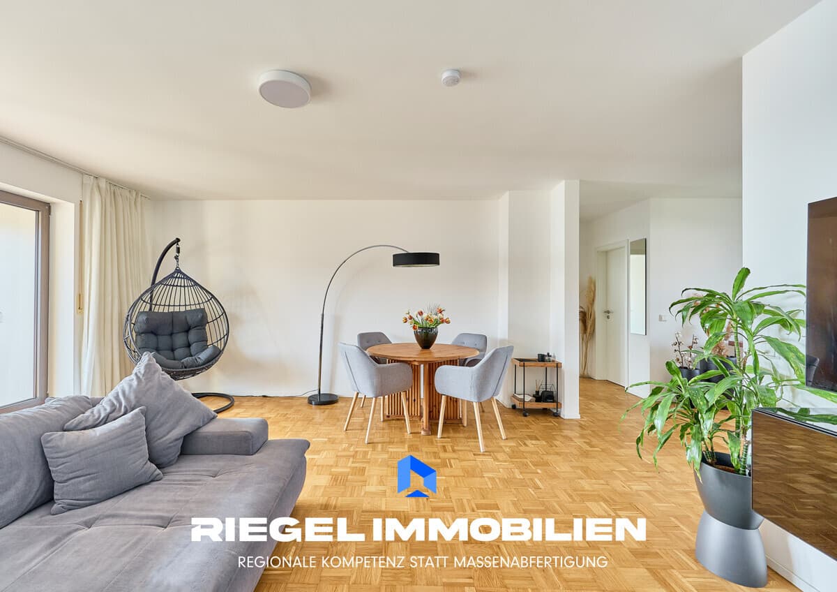 Stilvoll modernisierte 3-Zimmer-Wohnung mit zwei Balkonen und Personenaufzug
