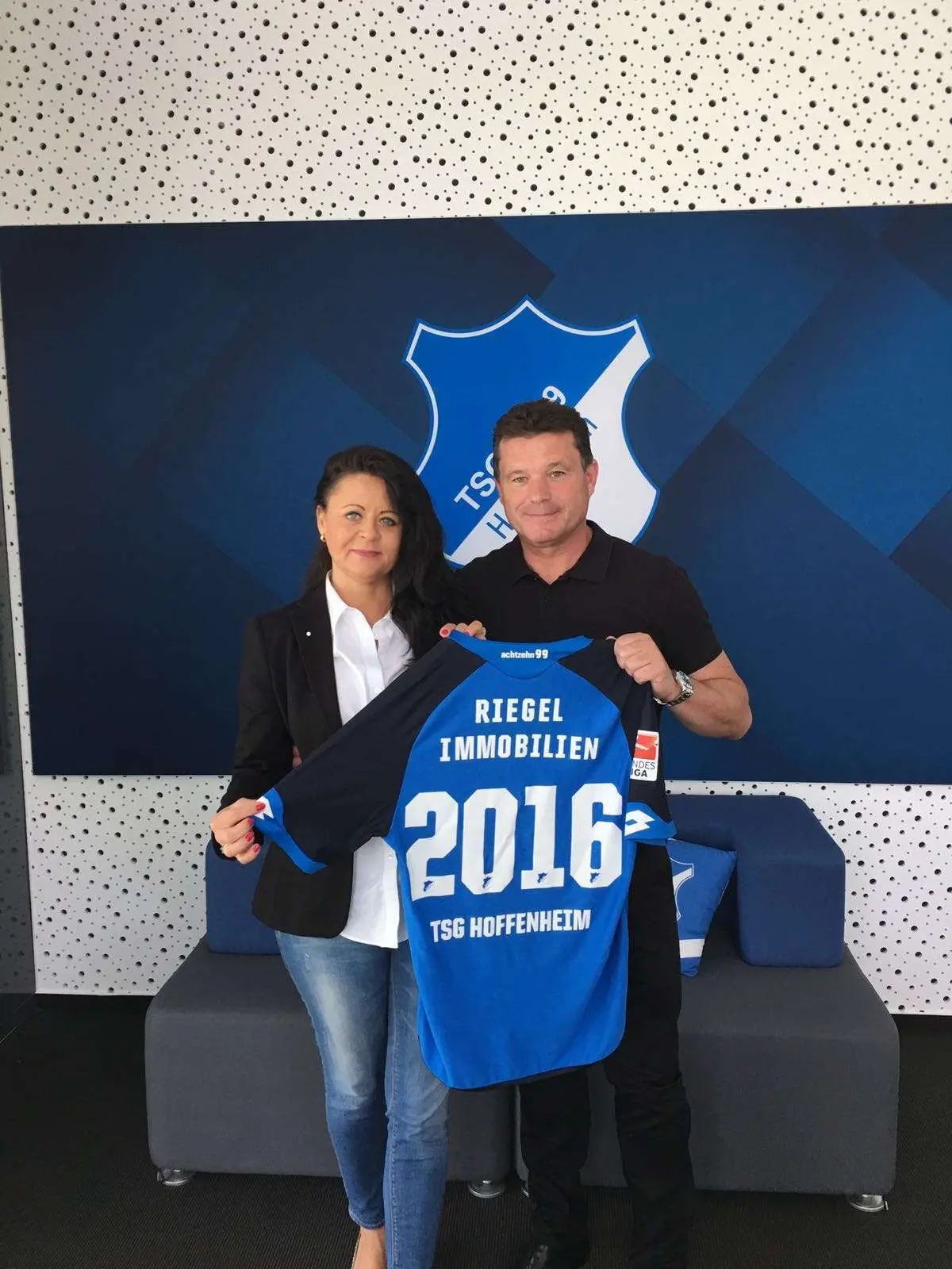 RIEGEL-Immobilien-Trikot der TSG 1899 Hoffenheim