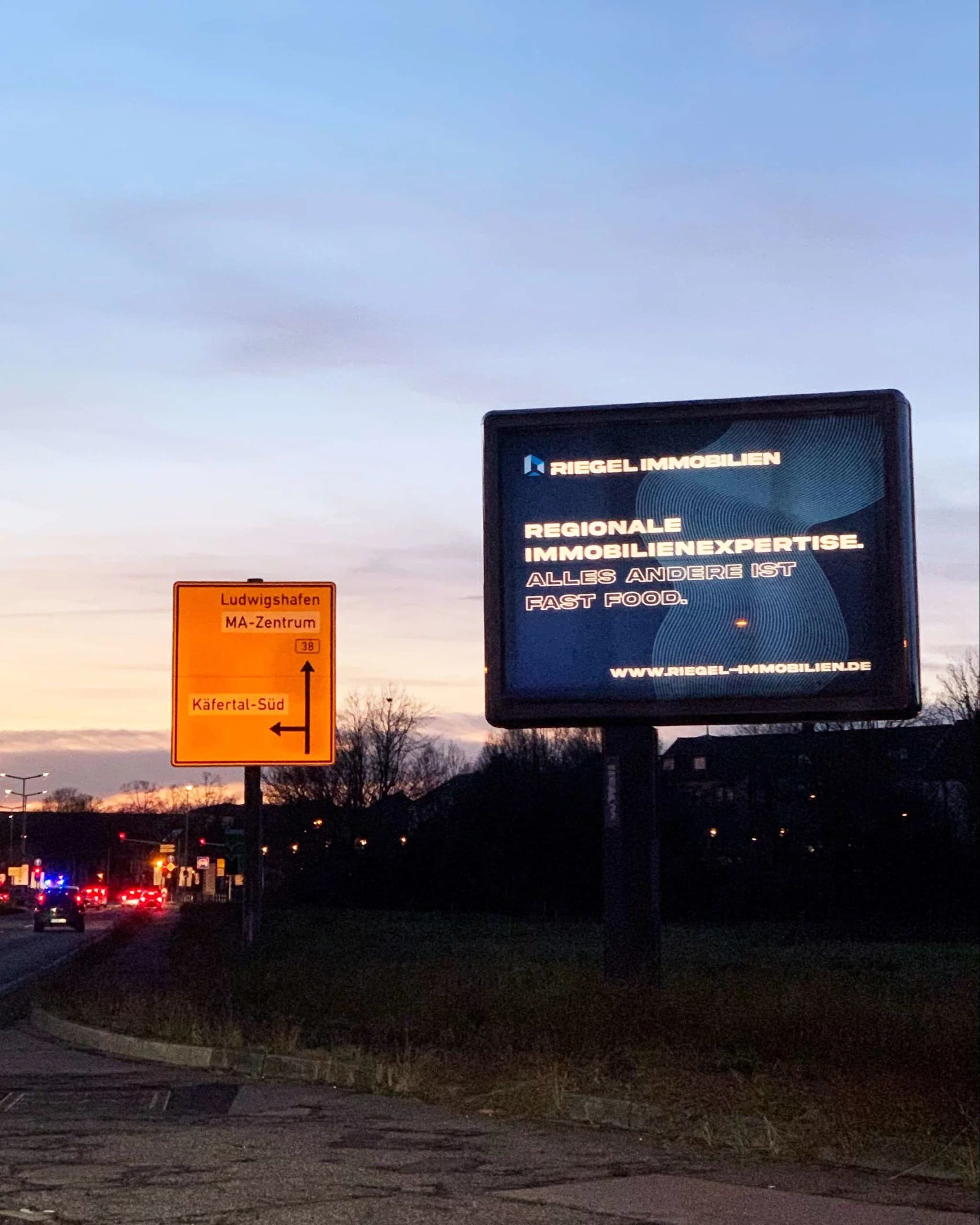 RIEGEL-Großflächenplakat im öffentlichen Raum