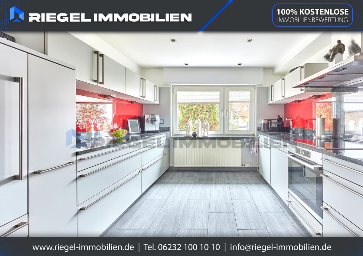 Attraktives Zweifamilienhaus in beliebter Wohnlage in Brühl, Brühl