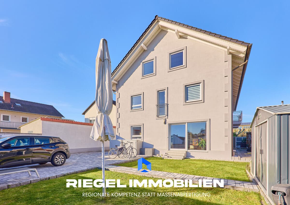 Stilvolle DHH mit Luft-Wärmepumpe, 6 Zimmer, 3 Bäder, Terrasse und Garten, Schifferstadt