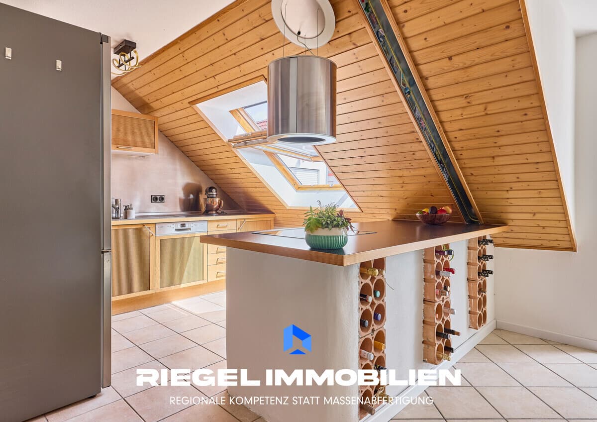 Innenstadtlage, Attraktive Maisonette-Wohnung, 2 Balkone und modernisiertes Bad, Speyer