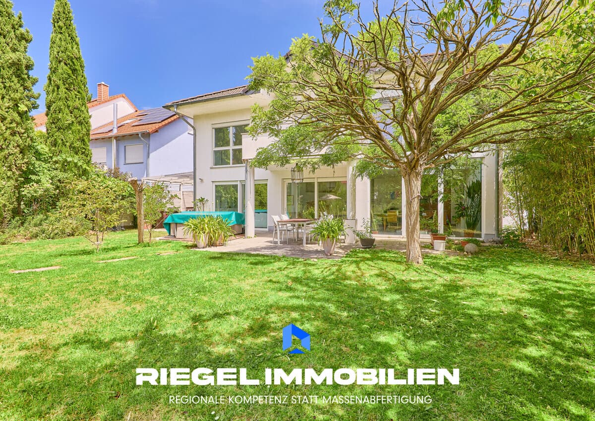 Außergewöhnliches Architektenhaus mit Einliegerwohnung– Wohnen, Licht und Raum, Hockenheim