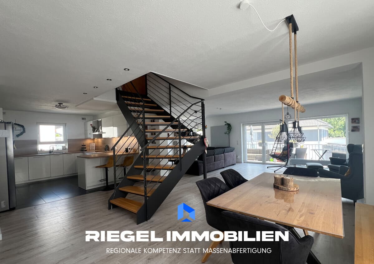 Großzügig geschnittene 5-Zimmer Maisonettewohnung mit Balkon im 2FH, Speyer