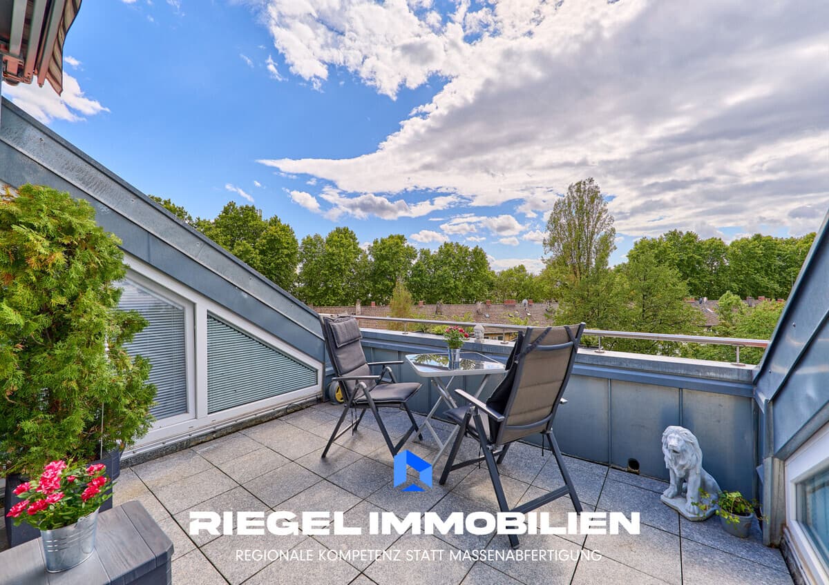 Gepflegte Dachgeschosswohnung mit Dachterrasse und harmonischer Raumaufteilung, Ludwigshafen